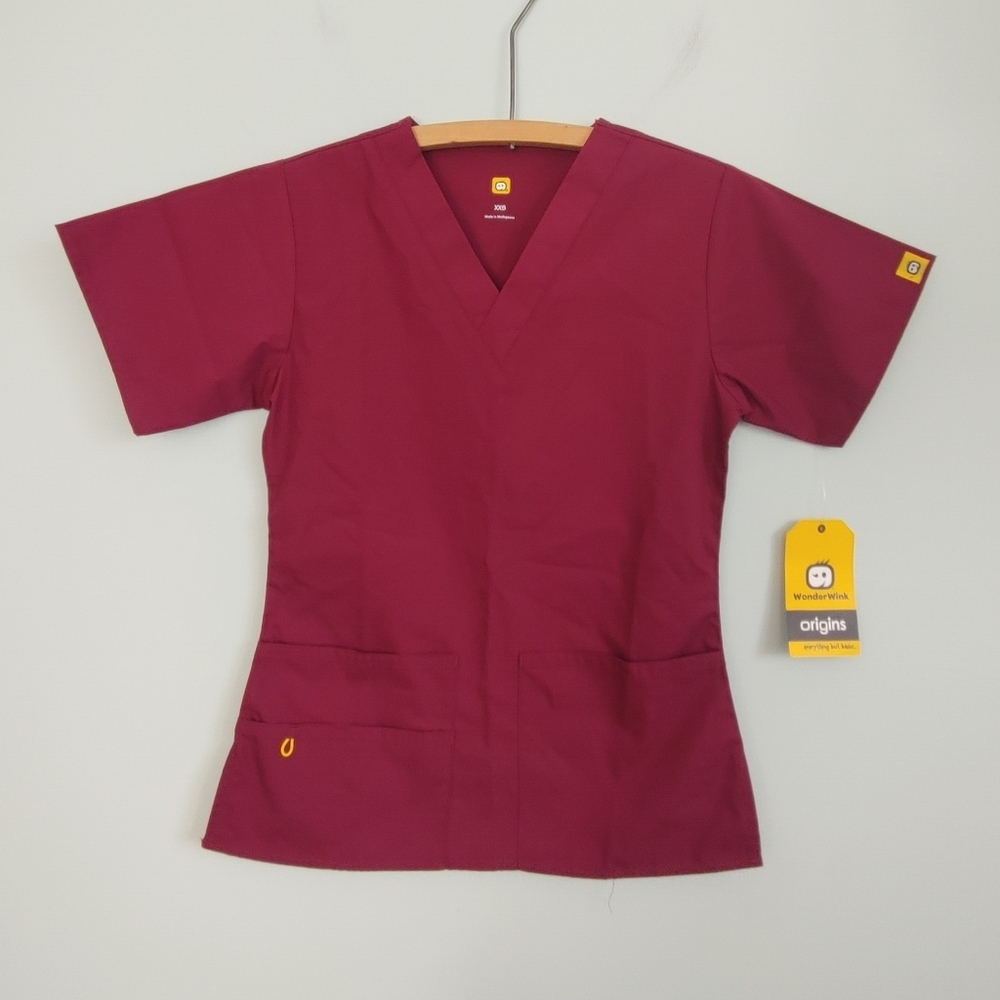 Wonder Wink | scrub top